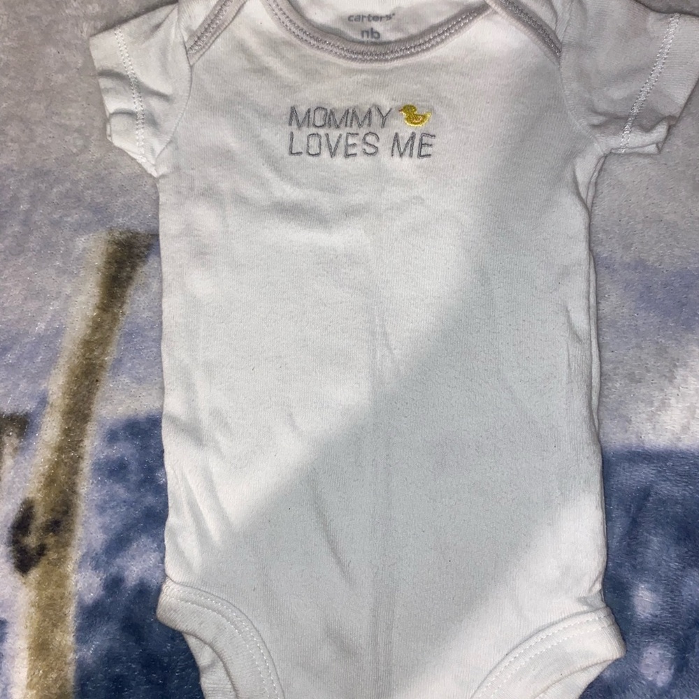 Carter's White Baby Onesie - 'Mommy Loves Me'